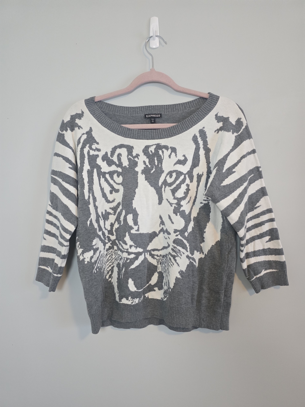 Express Gray White Tiger Graphic Cotton Crewneck Sweater Women’s M